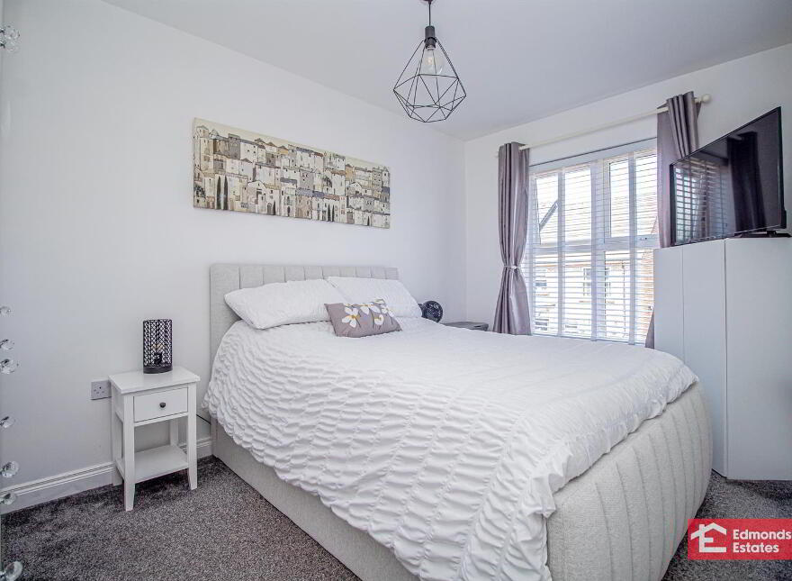 67 Rossdale, Ballymena, BT42 2SA