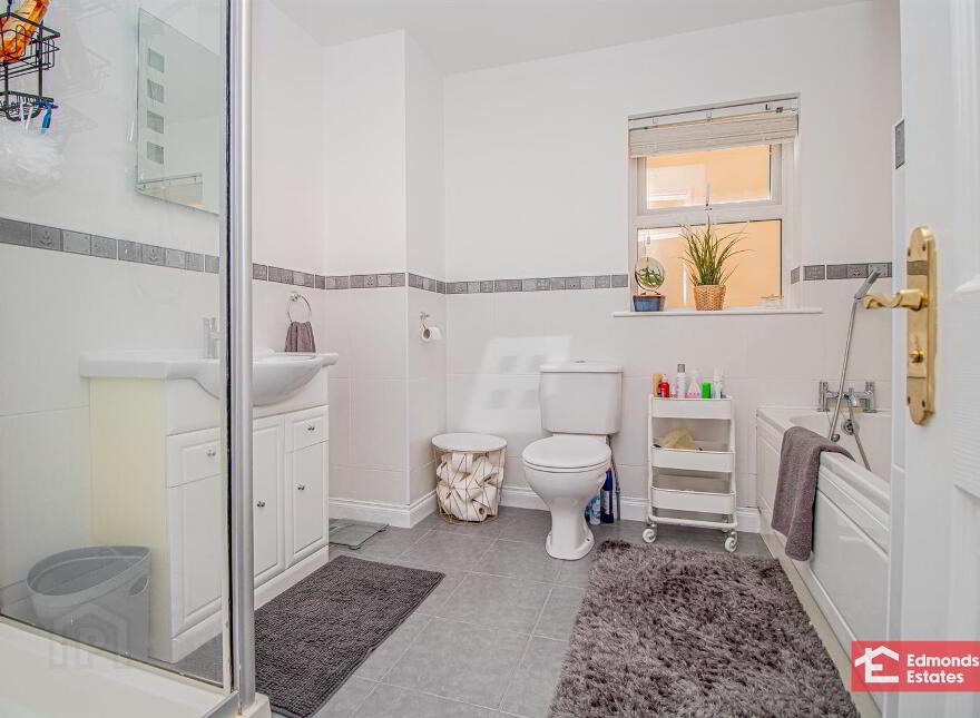 67 Rossdale, Ballymena, BT42 2SA