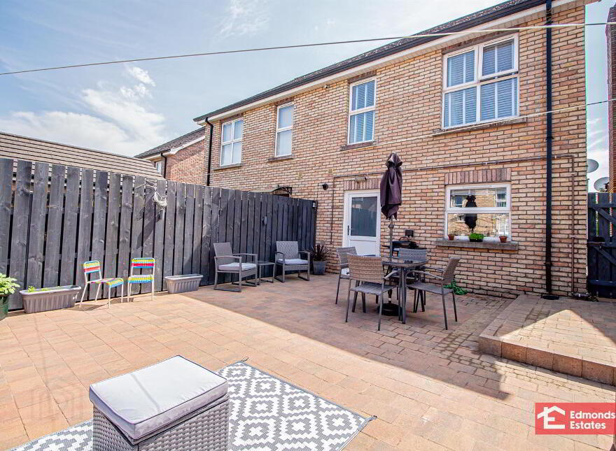 67 Rossdale, Ballymena, BT42 2SA