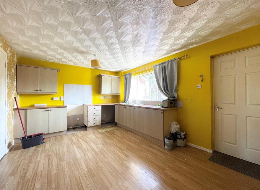 5 Glentaisie Park, Portrush, BT56 8PW