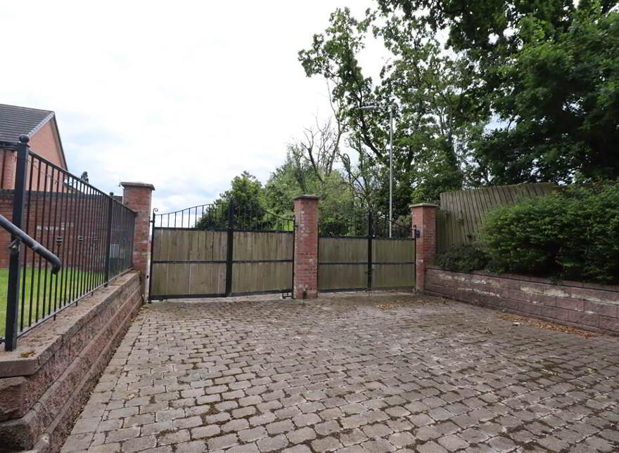 1 Sir Richard Wallace View, Lisburn, BT28 3NY