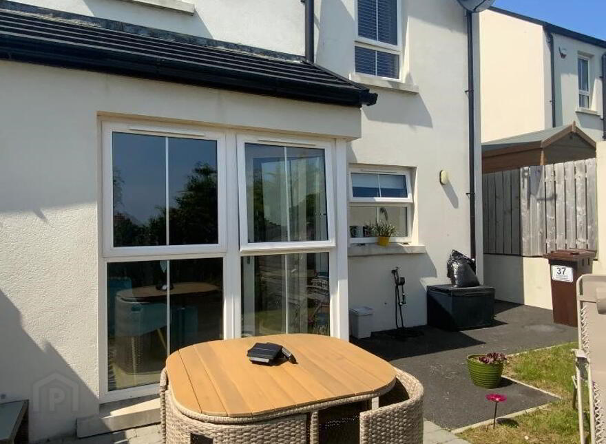 37 Sloanehill, Killyleagh, Downpatrick, BT30 9UX