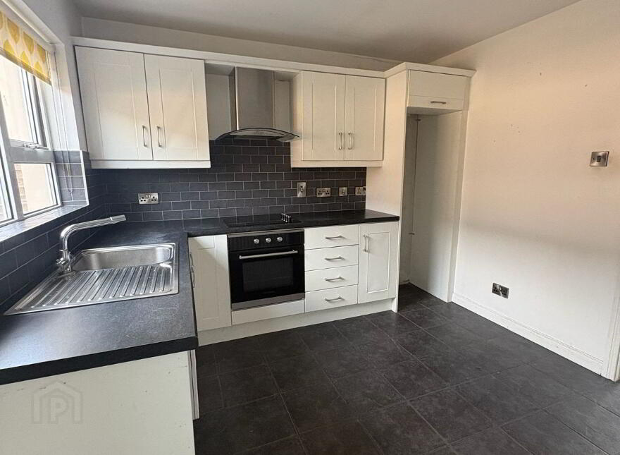 5 Chestnut Grove, Strabane, BT82 9FA