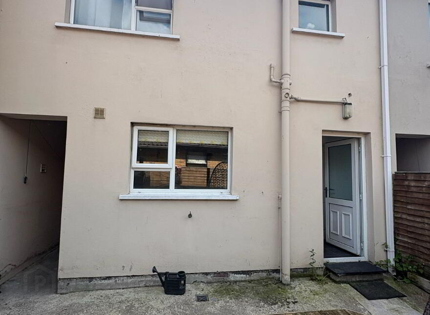5 Chestnut Grove, Strabane, BT82 9FA
