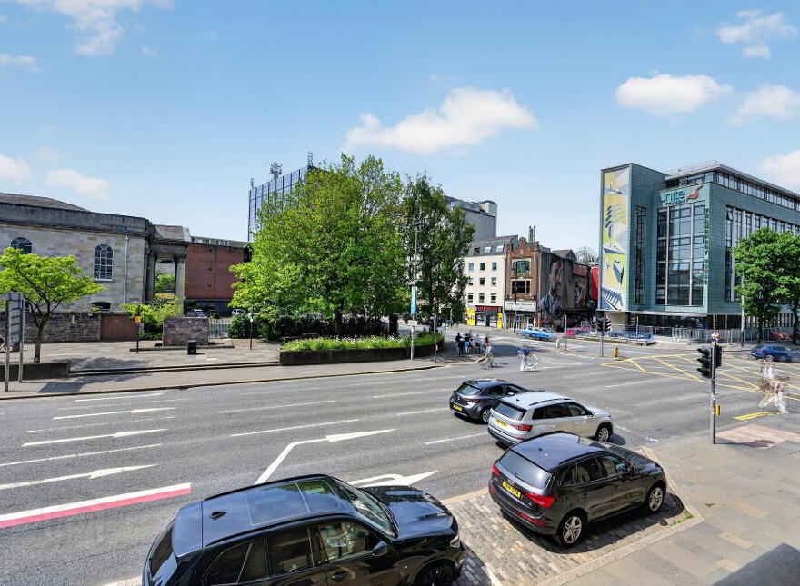 81 Queens Square, Belfast, BT1 3FF