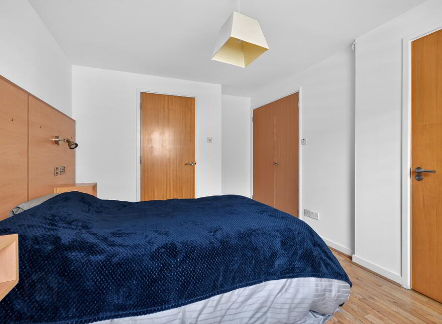 81 Queens Square, Belfast, BT1 3FF