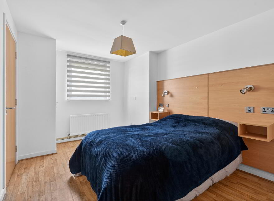 81 Queens Square, Belfast, BT1 3FF