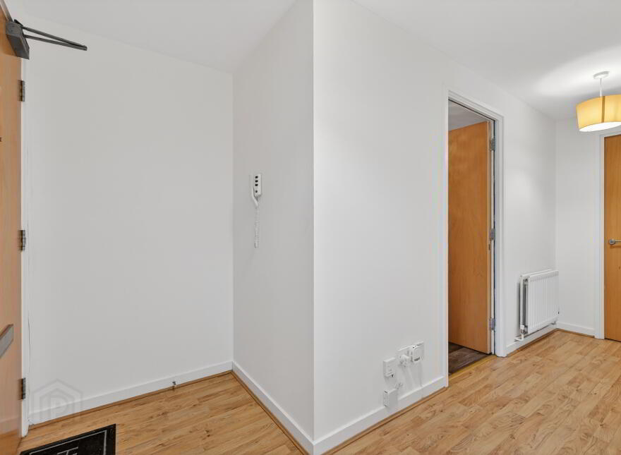 81 Queens Square, Belfast, BT1 3FF