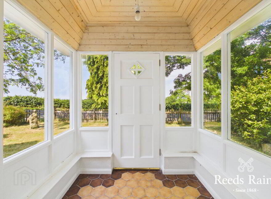 32 Crumlin Road, Ballinderry Upper, Lisburn, BT28 2JX