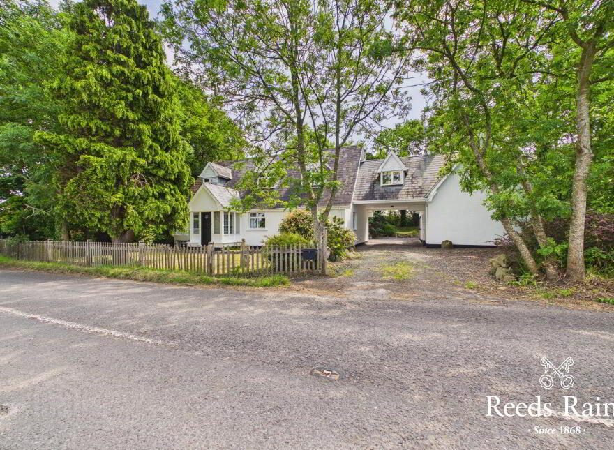 32 Crumlin Road, Ballinderry Upper, Lisburn, BT28 2JX