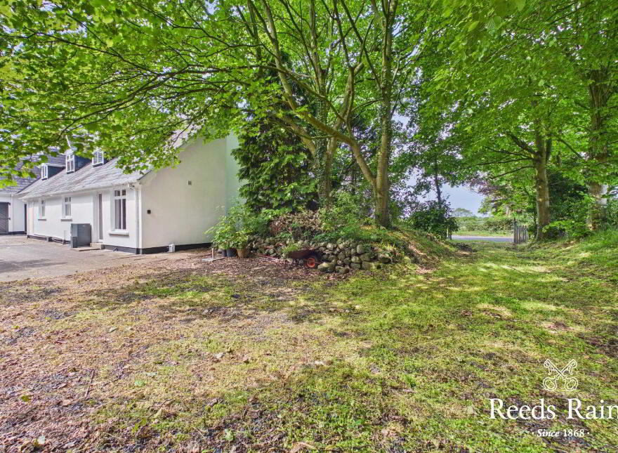 32 Crumlin Road, Ballinderry Upper, Lisburn, BT28 2JX