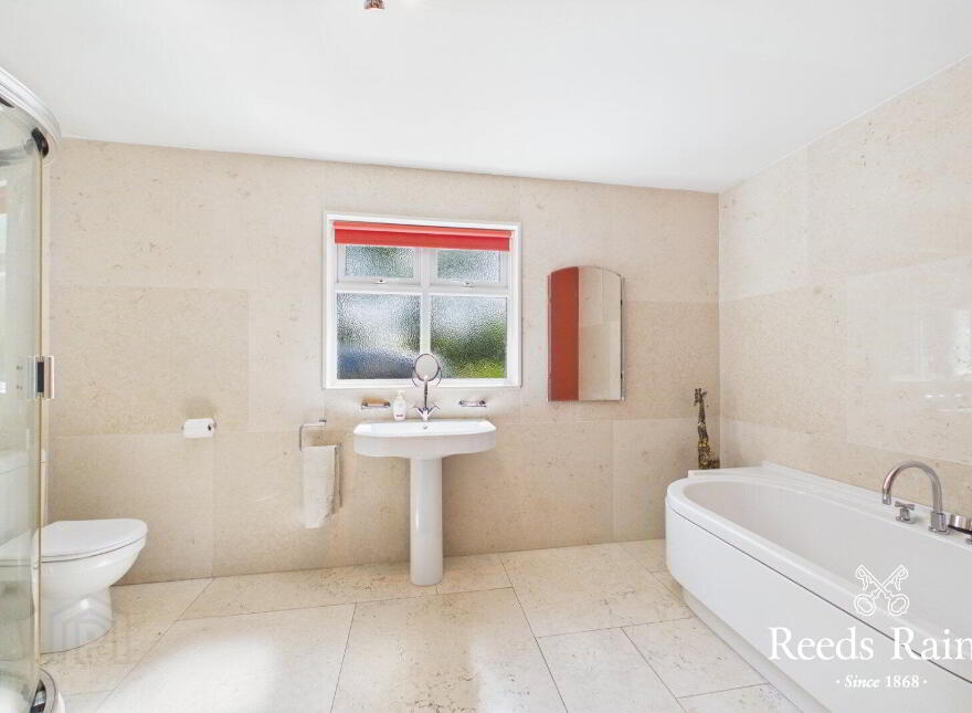 32 Crumlin Road, Ballinderry Upper, Lisburn, BT28 2JX