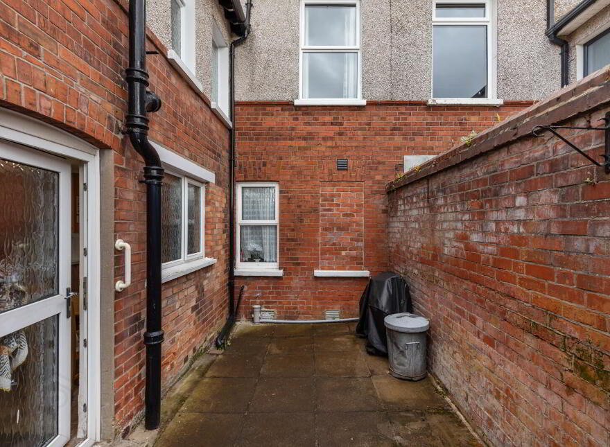 5 Dundela Gardens, Belfast, BT4 3DH