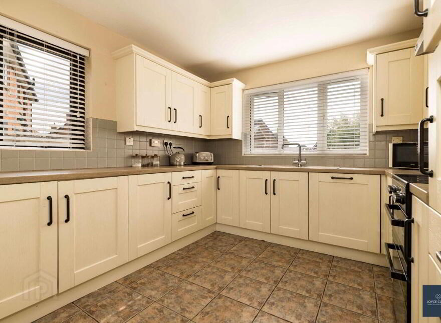 155 Carnreagh, Craigavon, BT64 3AL