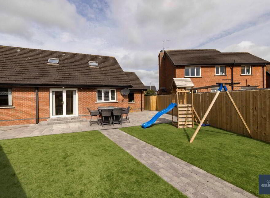 155 Carnreagh, Craigavon, BT64 3AL