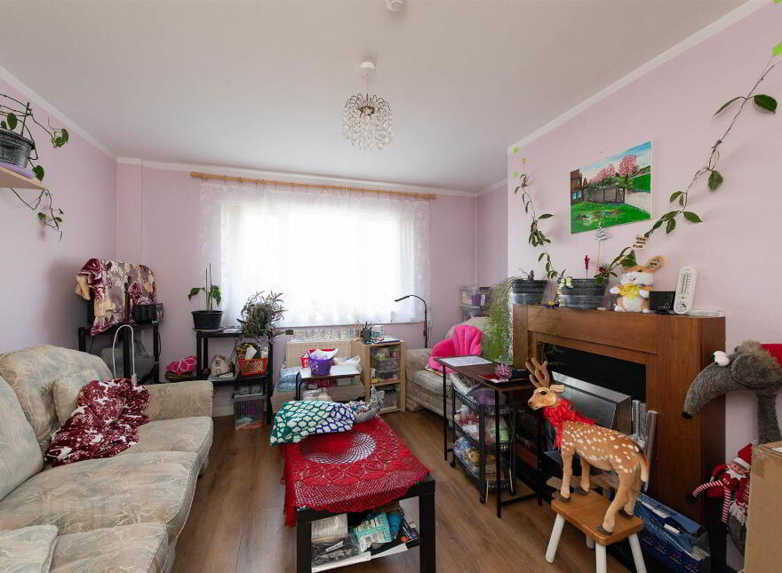 69 Meadowlands, Downpatrick, BT30 6EN