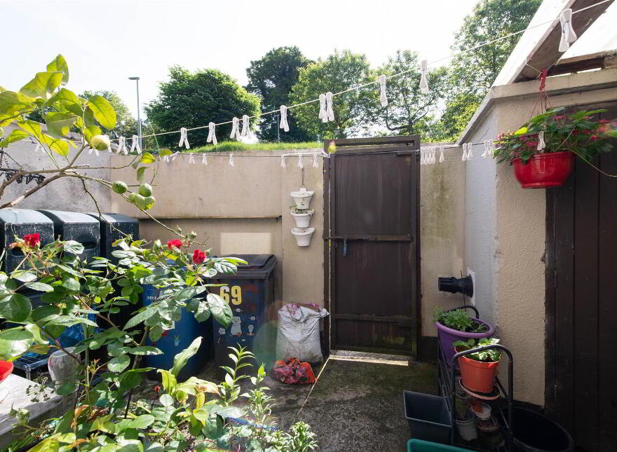69 Meadowlands, Downpatrick, BT30 6EN