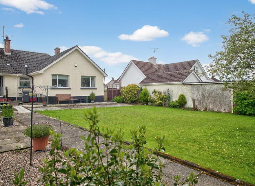 14 Parkmore Drive, Ballymena, BT43 5DT