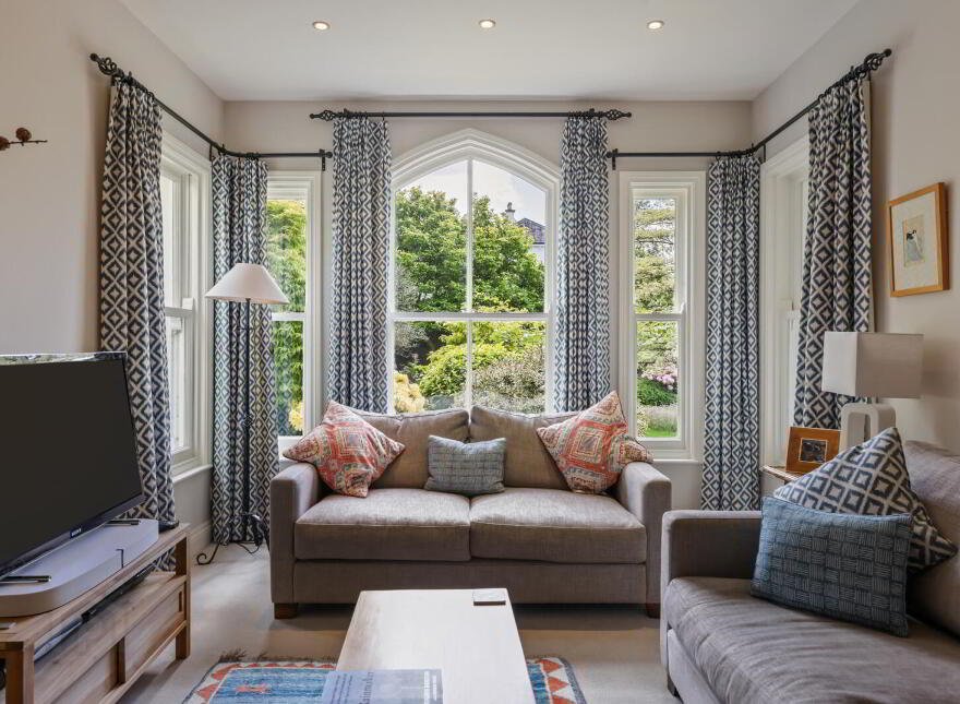 Slinden House, 21 Station Road, Holywood, BT18 0BP