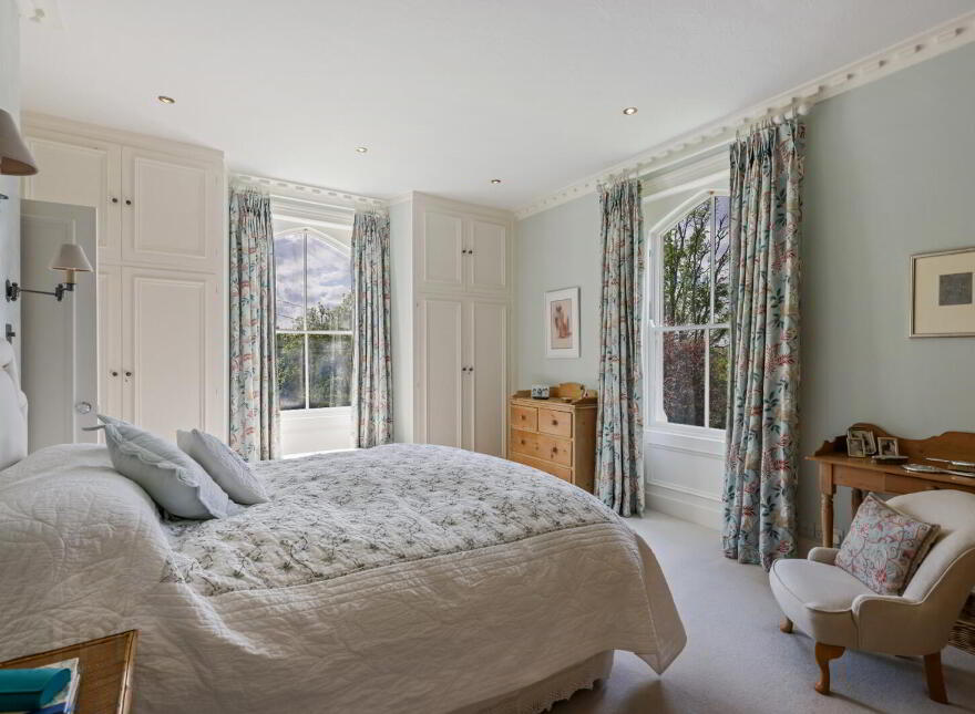 Slinden House, 21 Station Road, Holywood, BT18 0BP