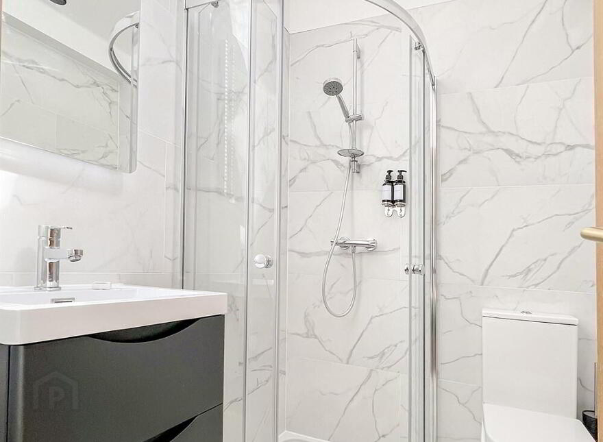 Apartment 17 Pottinger's Quay 25 Short Strand, Belfast, BT5 4AS