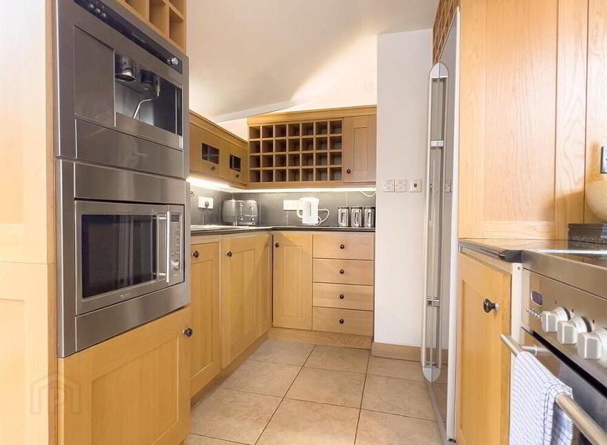Apartment 17 Pottinger's Quay 25 Short Strand, Belfast, BT5 4AS
