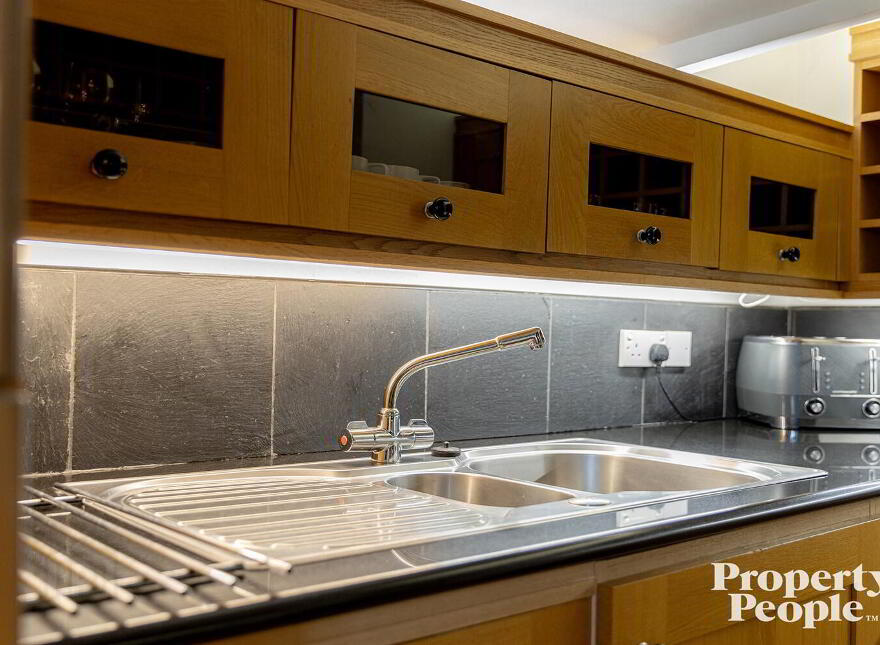 Apartment 17 Pottinger's Quay 25 Short Strand, Belfast, BT5 4AS