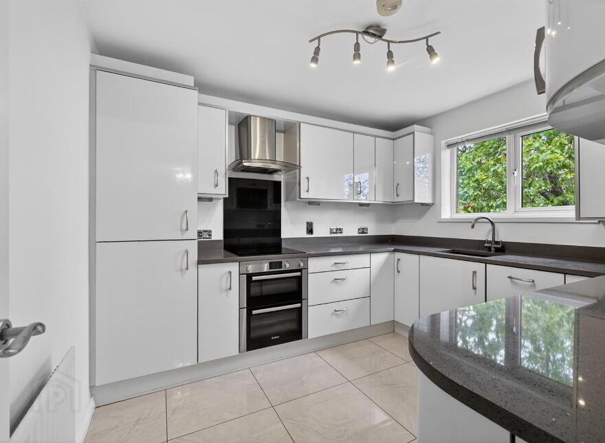 12 Kings Court, Belfast, BT10 0AF