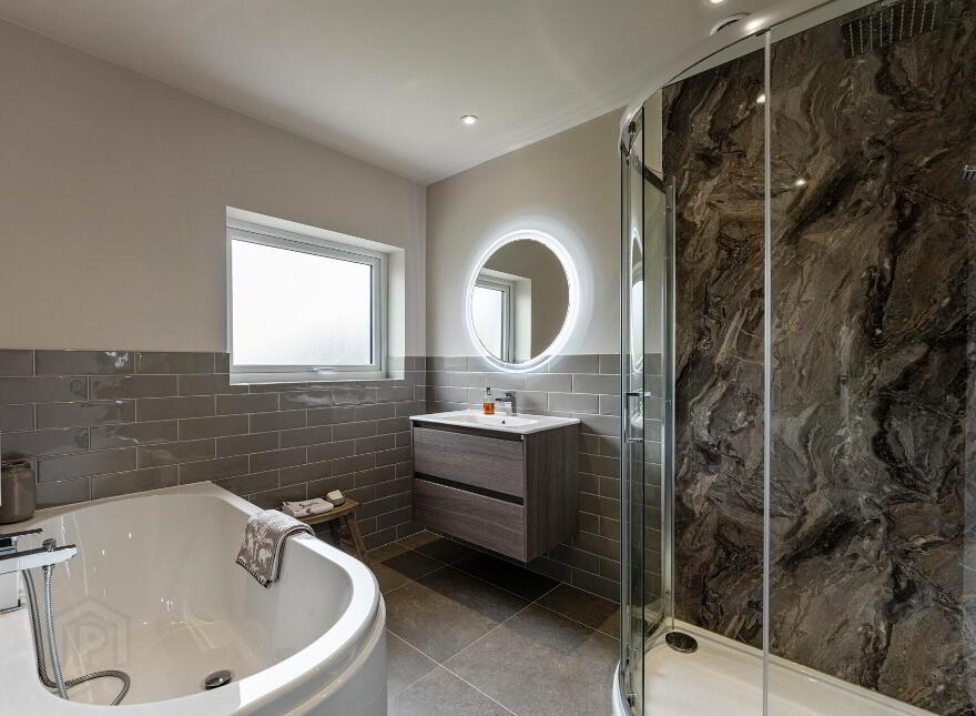 18 Rosepark, Belfast, BT5 7RG