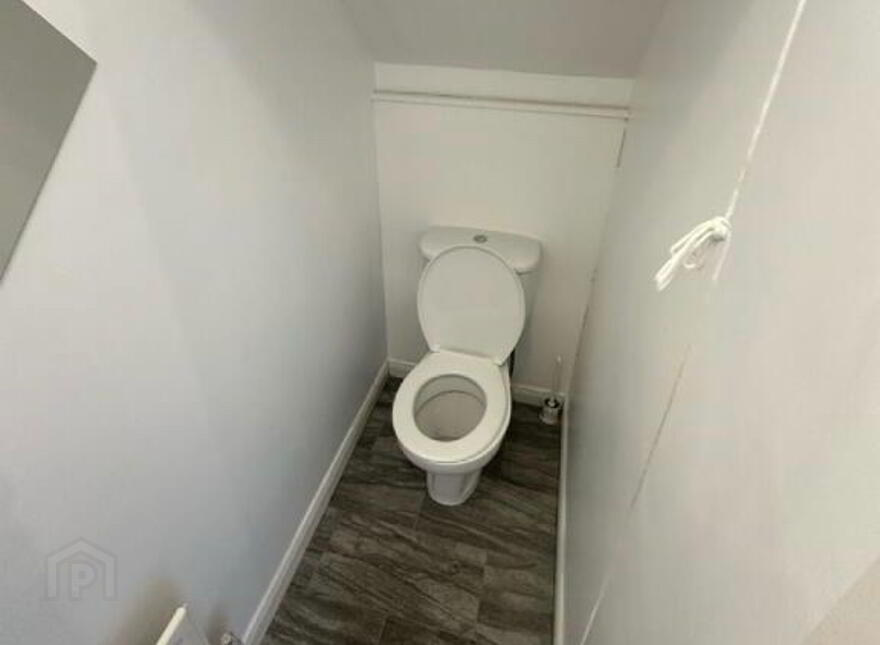 Donegall Avenue, Room 1, Rooms 2, 3 & 4. All Bills Included., Belfast, BT12 6LW