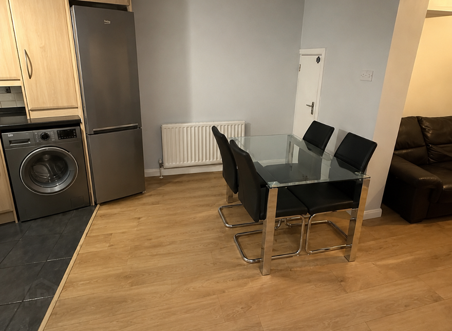 Donegall Avenue, Room 1, Rooms 2, 3 & 4. All Bills Included., Belfast, BT12 6LW