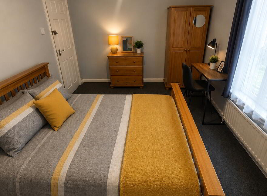 Donegall Avenue, Room 1, Rooms 2, 3 & 4. All Bills Included., Belfast, BT12 6LW