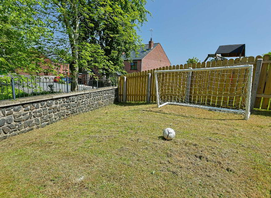 45 Weavers Lodge, Hamiltonsbawn, Armagh, BT60 1DE