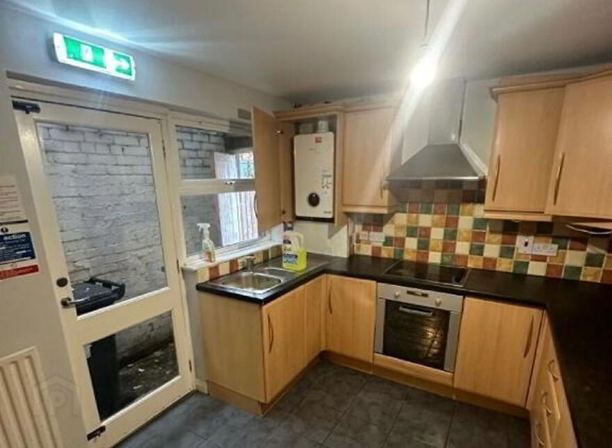 Donegall Avenue, En-Suite Room 5, All Bills Included, Belfast, BT12 6LW