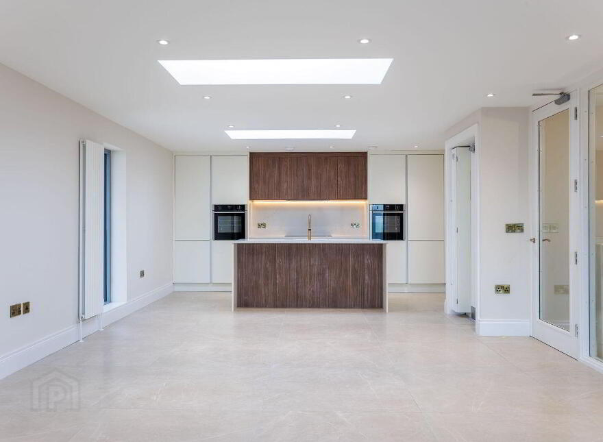 3 Priory Gate, Priory Park, Holywood, BT18 0LG