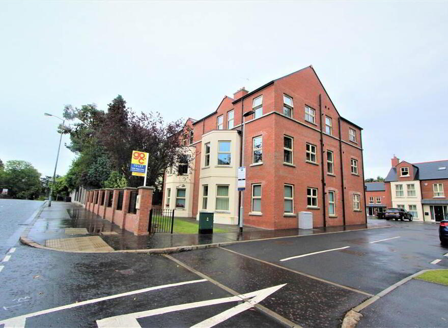 Apt 6 The Gilmore, Montpelier Park, 102 Malone Road, Belfast, BT9 5HP