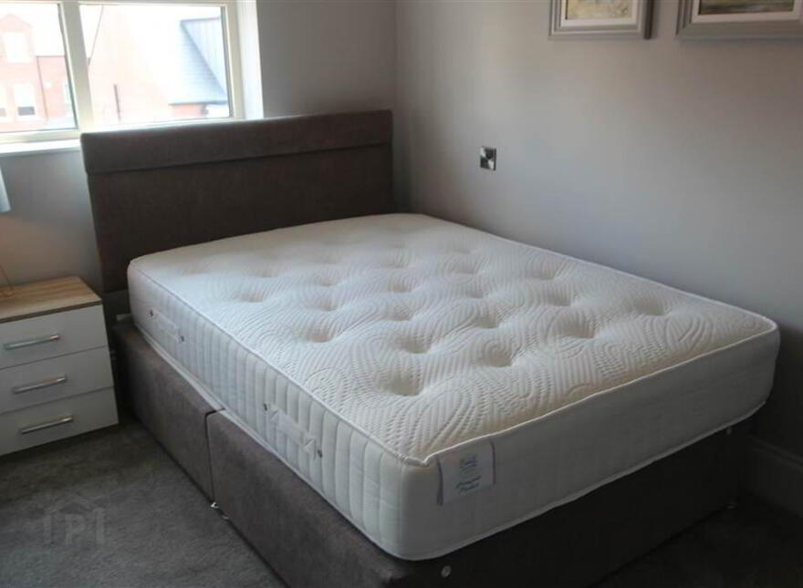 Apt 6 The Gilmore, Montpelier Park, 102 Malone Road, Belfast, BT9 5HP