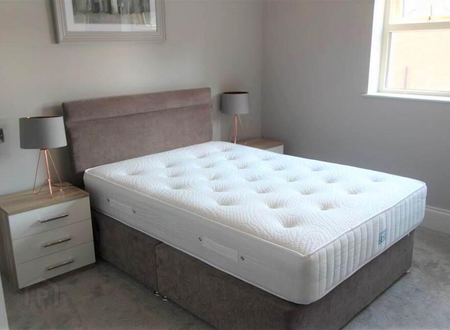 Apt 6 The Gilmore, Montpelier Park, 102 Malone Road, Belfast, BT9 5HP
