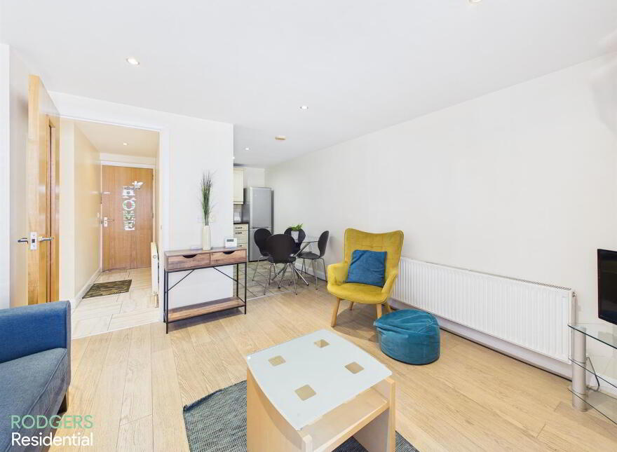 Apt 7, Elm Court, Beersbridge Road, Belfast, BT5 5DS