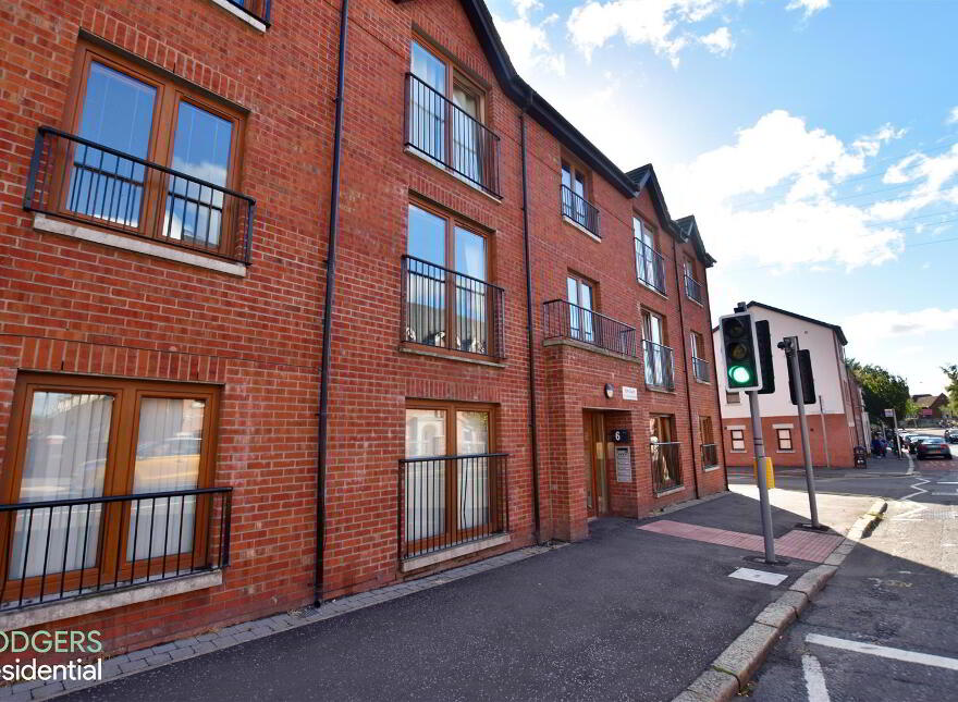 Apt 7, Elm Court, Beersbridge Road, Belfast, BT5 5DS