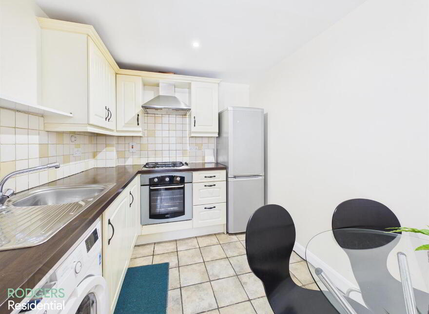 Apt 7, Elm Court, Beersbridge Road, Belfast, BT5 5DS