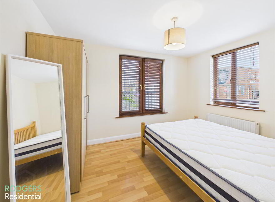 Apt 7, Elm Court, Beersbridge Road, Belfast, BT5 5DS