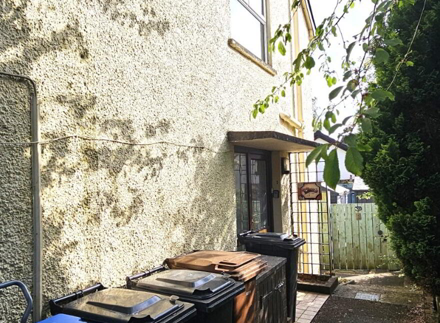 1 The Flats, Rashee Road, Ballyclare, BT39 9HR