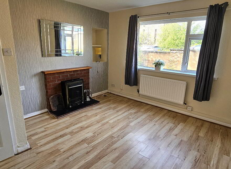 1 The Flats, Rashee Road, Ballyclare, BT39 9HR