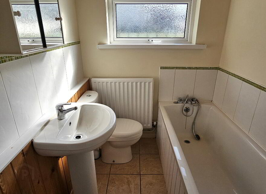 1 The Flats, Rashee Road, Ballyclare, BT39 9HR