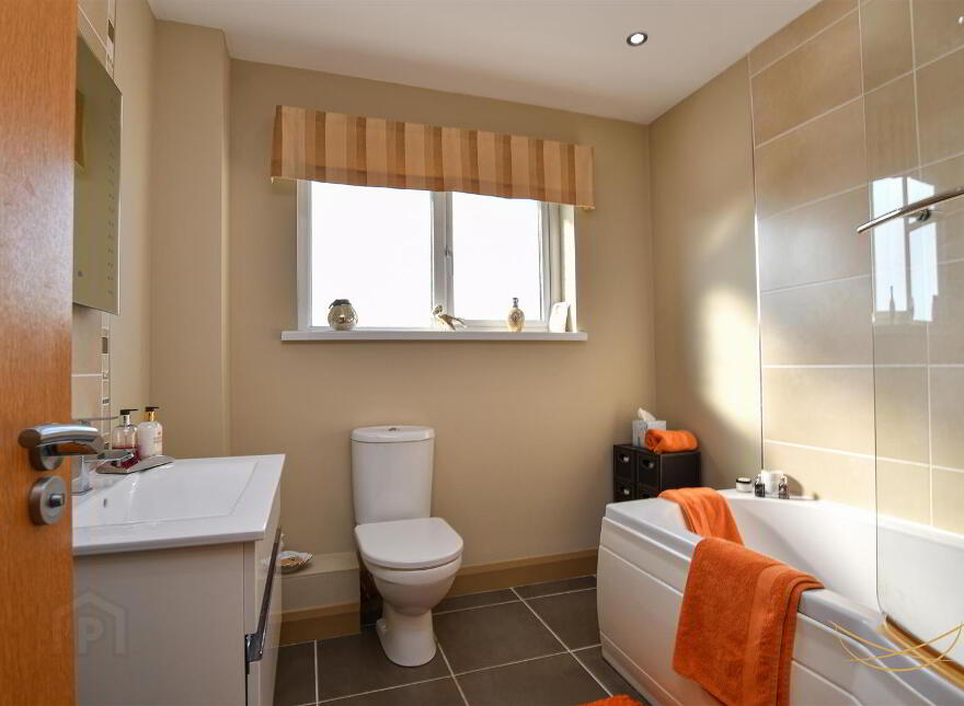 68 Kingsmoss Road, Newtownabbey, BT36 4TN