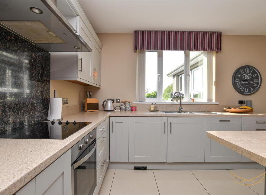 68 Kingsmoss Road, Newtownabbey, BT36 4TN