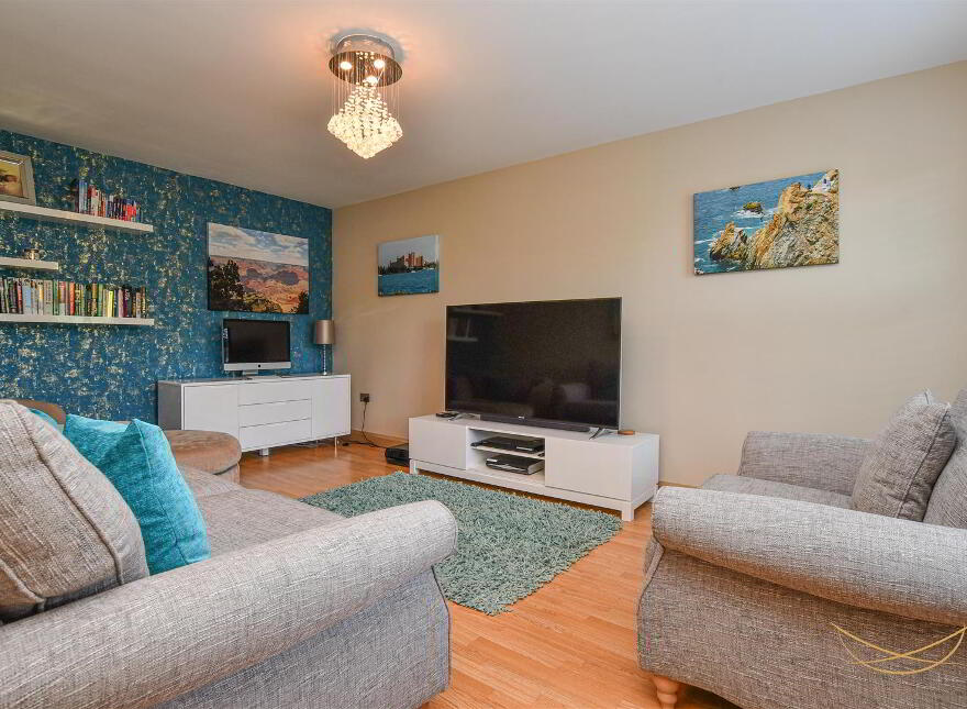 68 Kingsmoss Road, Newtownabbey, BT36 4TN