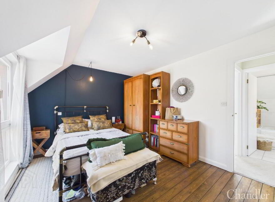 2 Village Court, Belfast, BT8 7XJ