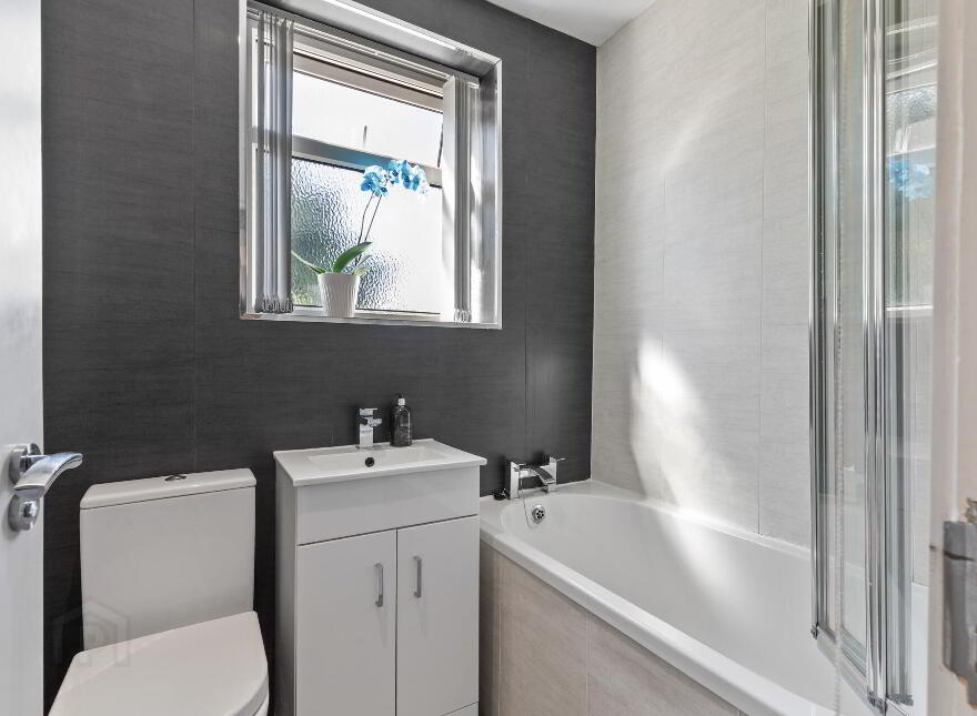 Apt 4, 13 Helgor Park Mews, Belfast, BT4 2GX